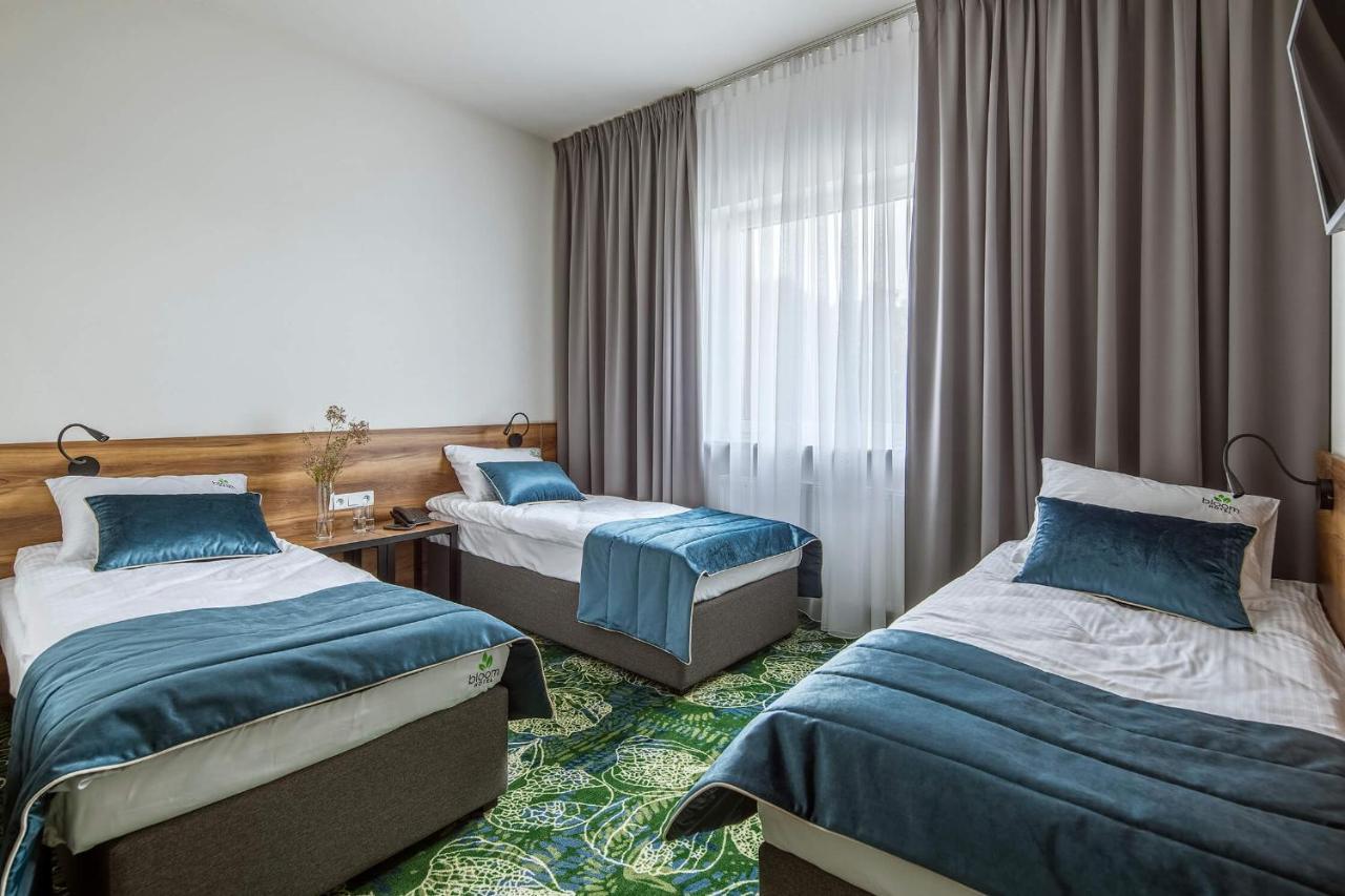 Bloom Hotel Airport Okecie Raszyn Exteriör bild