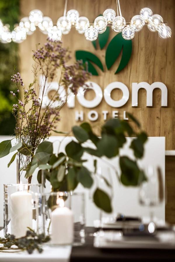 Bloom Hotel Airport Okecie Raszyn Exteriör bild